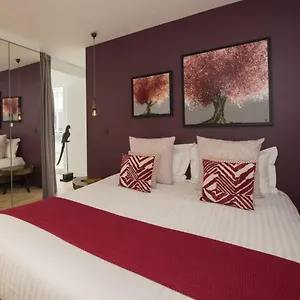 Magnum Apartment Paris